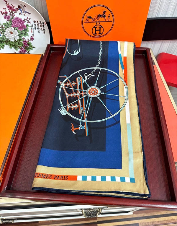 ブランドマフラー側面デザイン